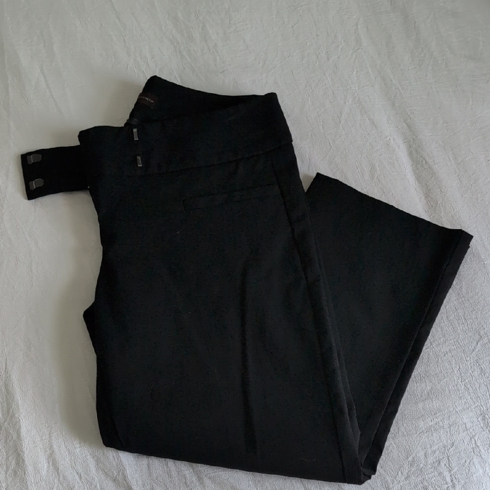 The Limited Black Stretch Capri Pants